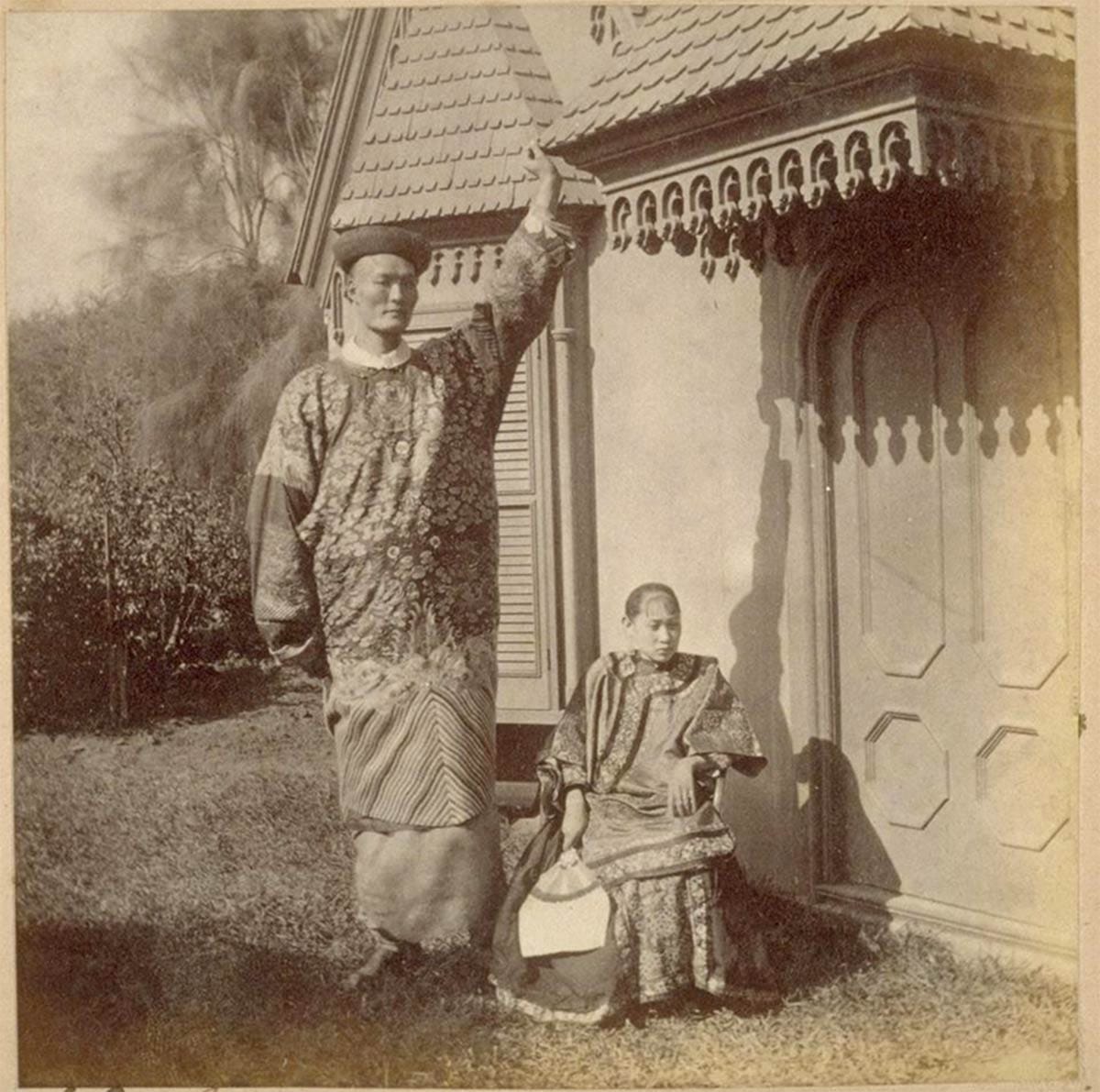 Chang the Giant and wife Kin Foo