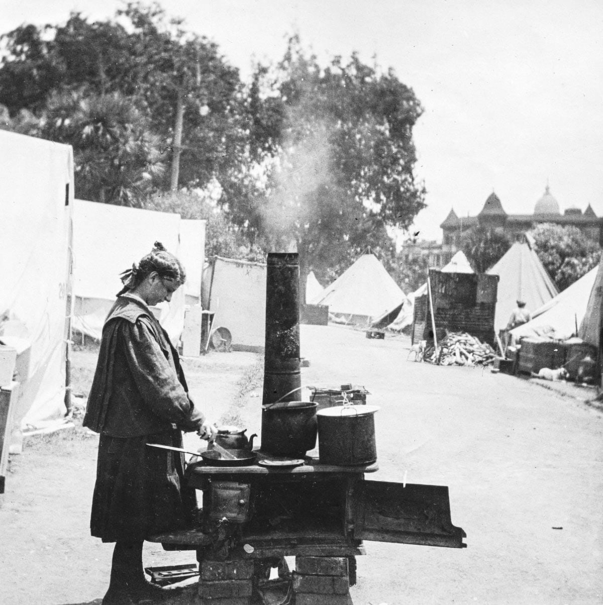 earthquake refugee cooking