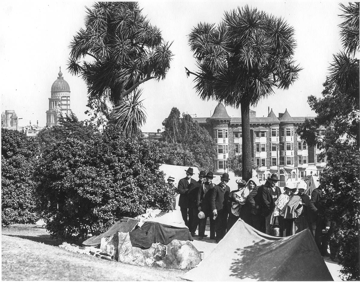 earthquake refugees in park